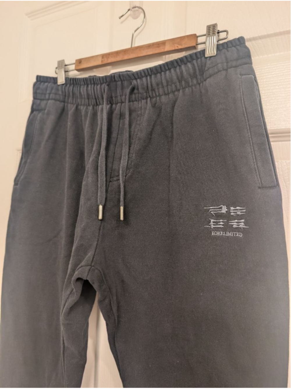 KORELIMITED Mens Black Korean Alphabet Embroidered Sweatpants Joggers - Adult L